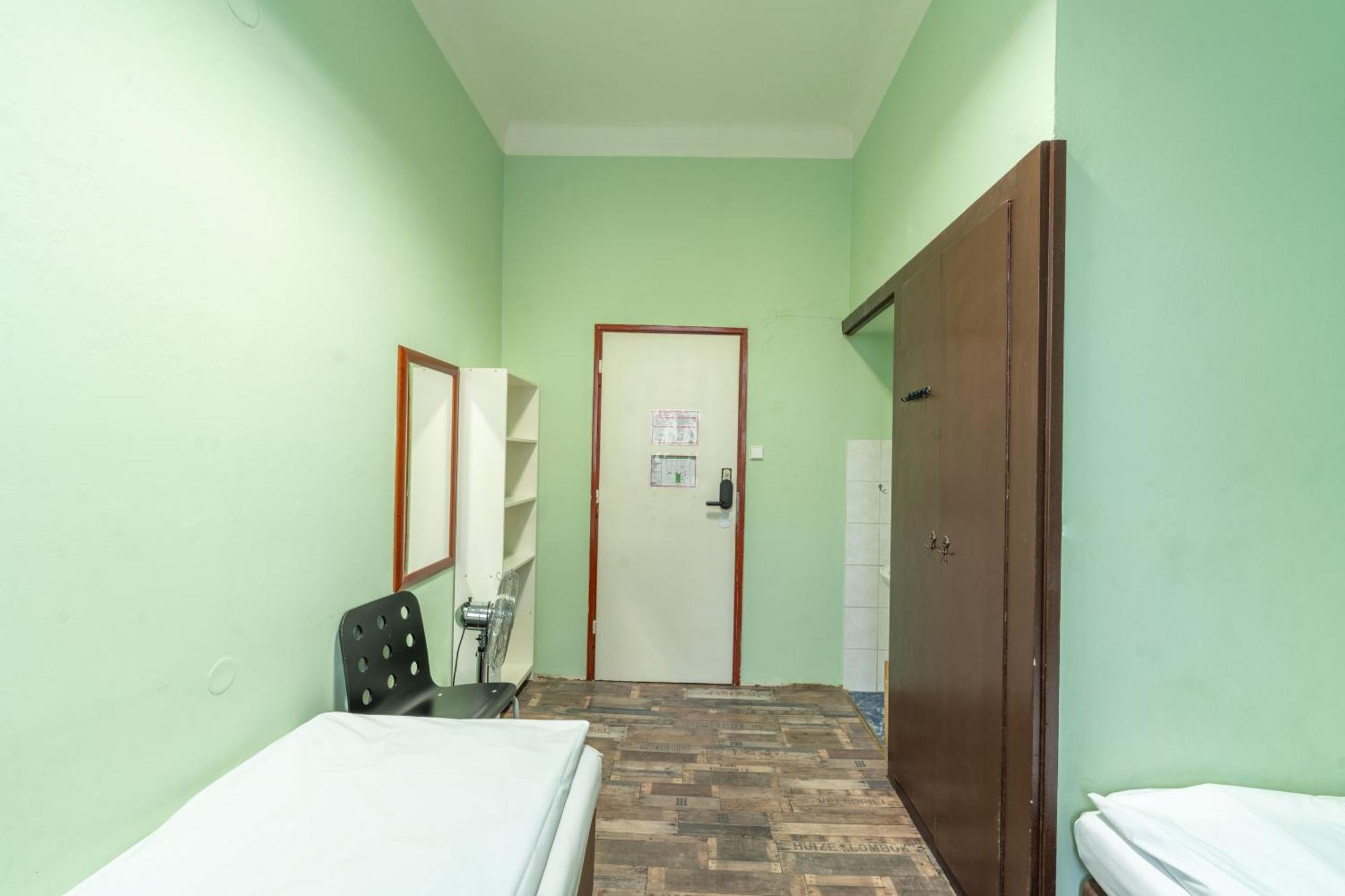 Best Spot Hostel Prag Exteriör bild