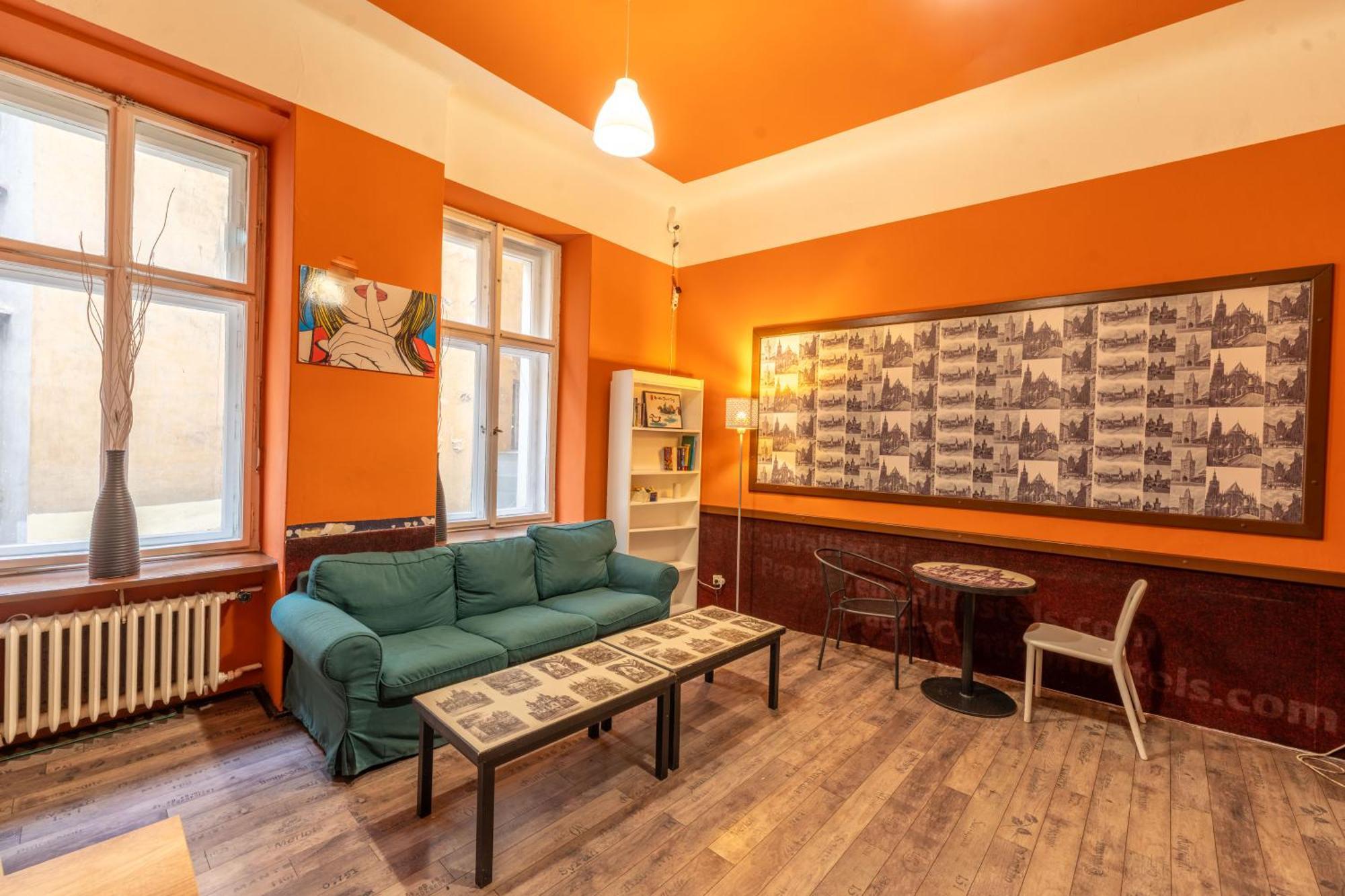 Best Spot Hostel Prag Exteriör bild
