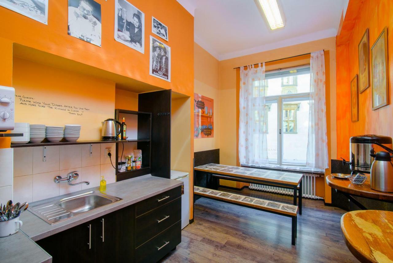 Best Spot Hostel Prag Exteriör bild